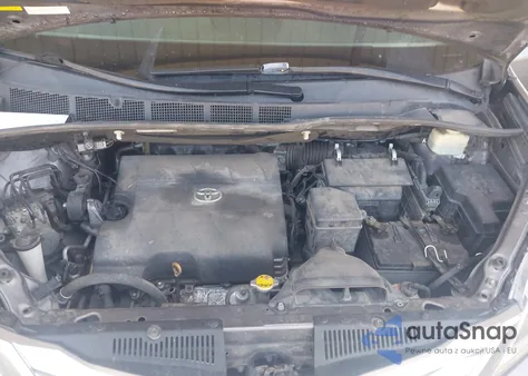 2016 Toyota Sienna Limited 7 Passenger z USA, uszkodzony, nr VIN 5TDDK3DC4GS137600